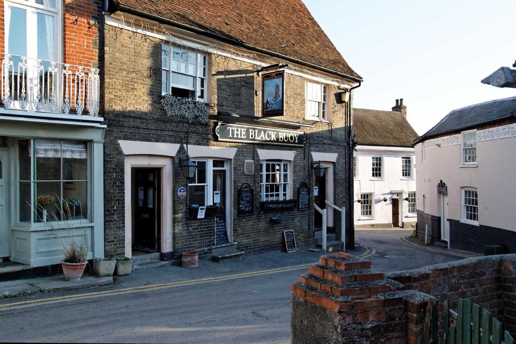Queens Cottage, Wivenhoe Stylish, Plush, Cosy, Convenient & Quirky, 2X Double Bed Period Cottage Plus Patio - 9 Min Walk Train, 4 Min Walk High Street Pubs, Restaurants, Shops المظهر الخارجي الصورة