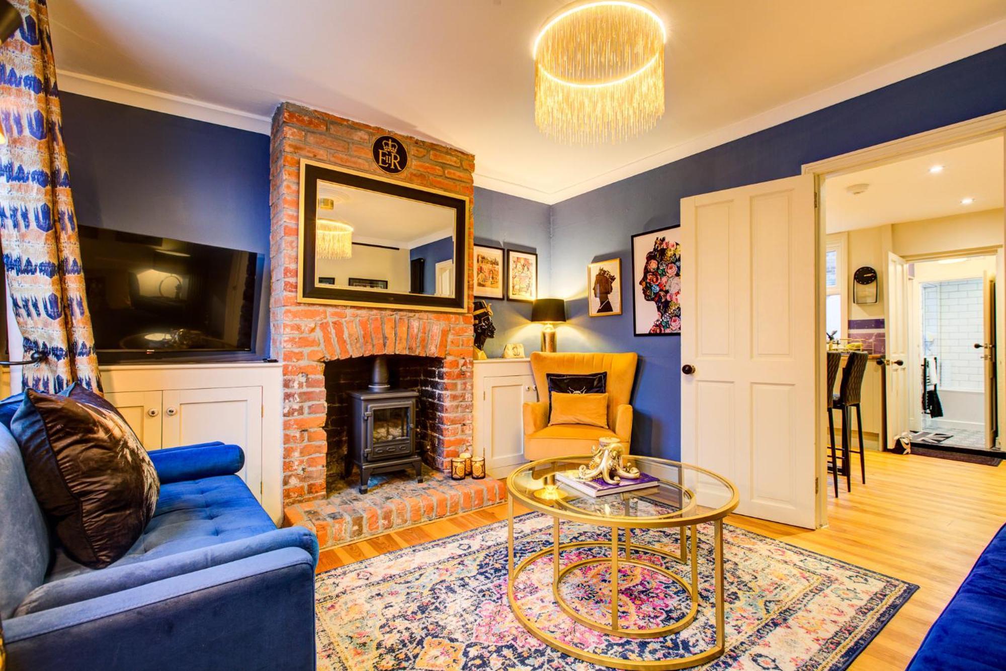 Queens Cottage, Wivenhoe Stylish, Plush, Cosy, Convenient & Quirky, 2X Double Bed Period Cottage Plus Patio - 9 Min Walk Train, 4 Min Walk High Street Pubs, Restaurants, Shops المظهر الخارجي الصورة